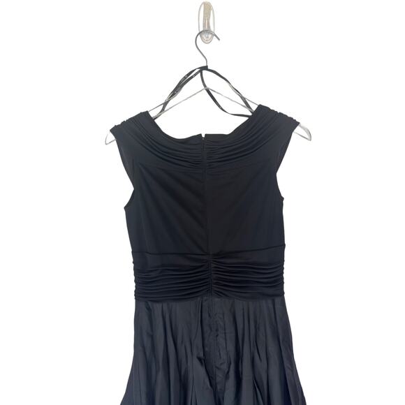 Tadashi Shoji Dress Black Ruched V-Neck Formal Evening Cocktail Hour Size 8 - Picture 4 of 9